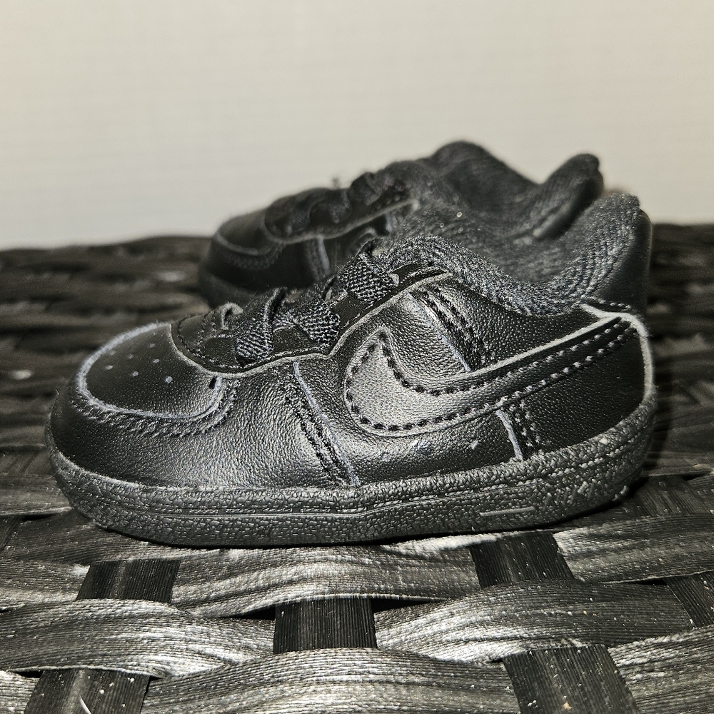 Nike Air Force 1 Baby Soft Bottom Crib Shoes ‘Triple Black’ CK2201 001 - Size 2C
